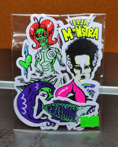 ADESIVO BRILHA NO ESCURO! - PACOTINHO M