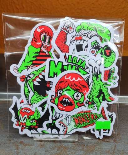 ADESIVO BRILHA NO ESCURO! - PACOTINHO GG